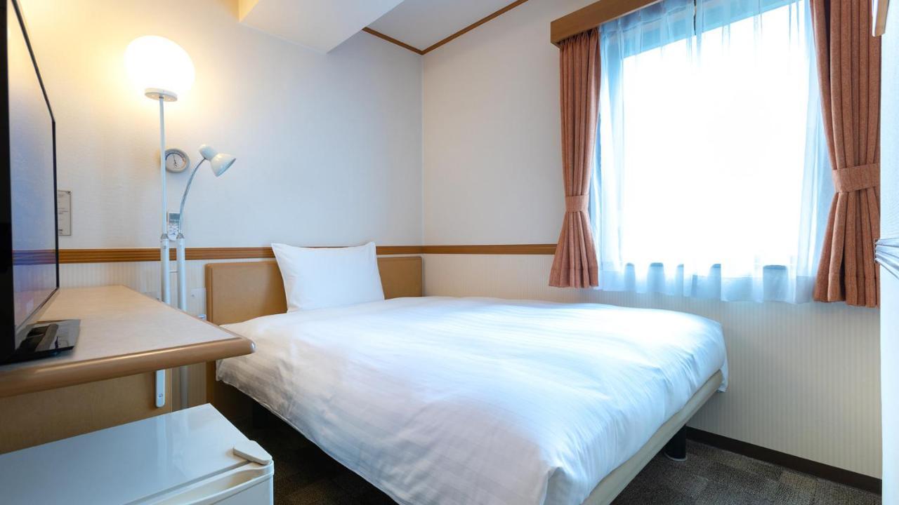 Toyoko Inn Kobe Sannomiya-Eki Higashi Екстериор снимка
