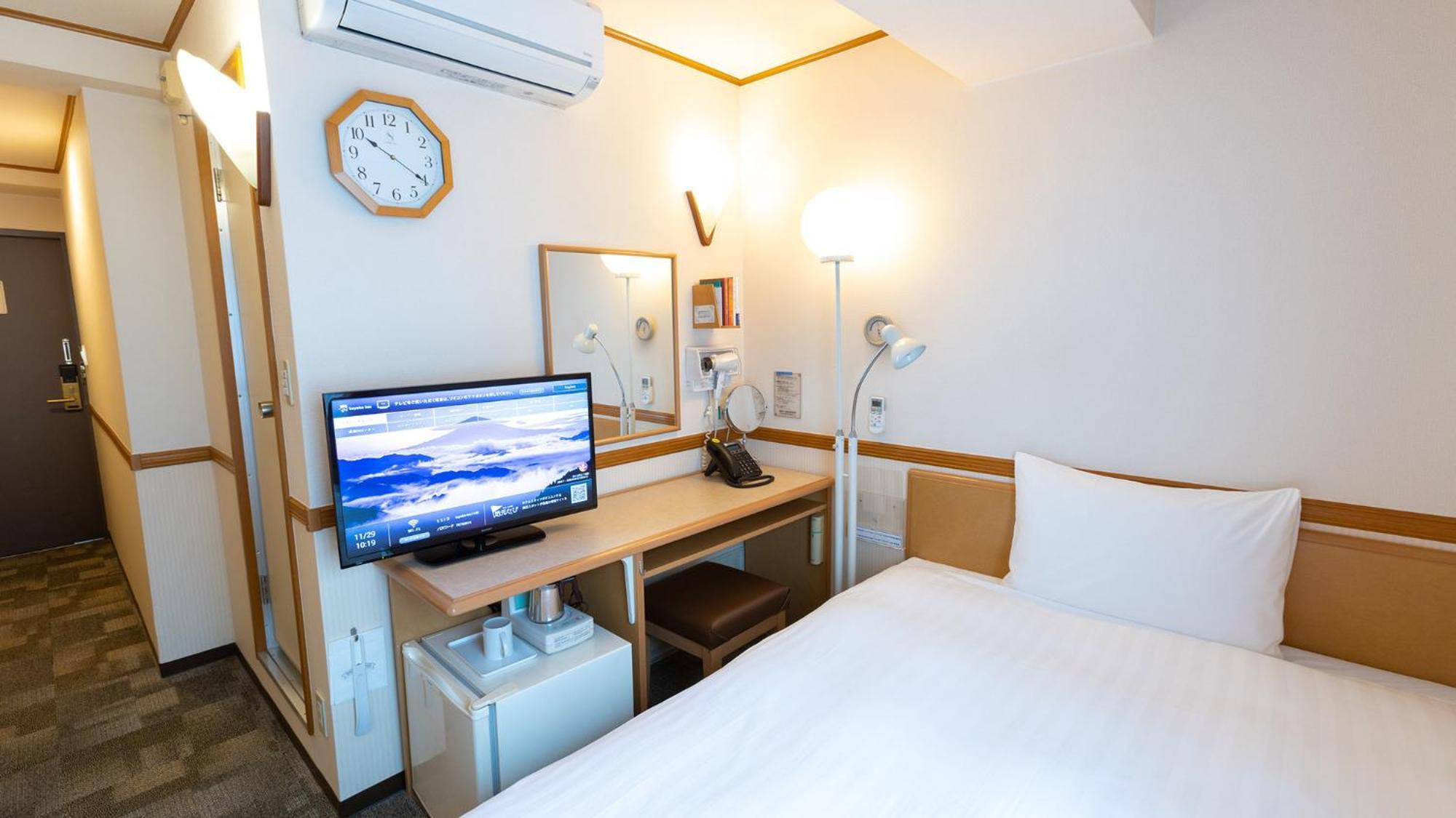 Toyoko Inn Kobe Sannomiya-Eki Higashi Стая снимка