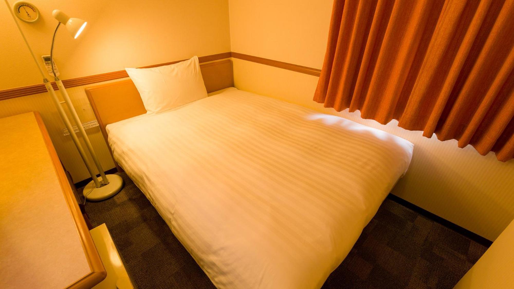 Toyoko Inn Kobe Sannomiya-Eki Higashi Стая снимка