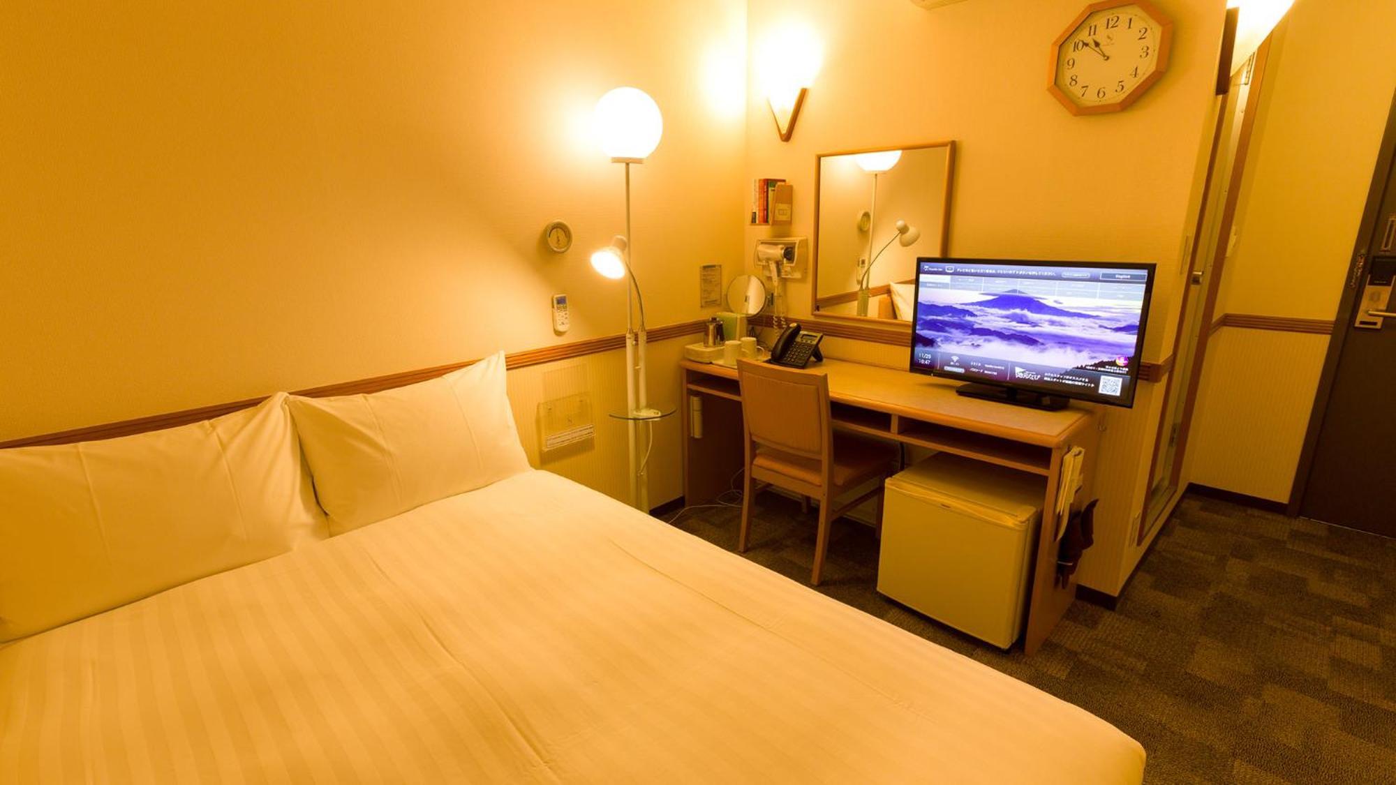 Toyoko Inn Kobe Sannomiya-Eki Higashi Стая снимка