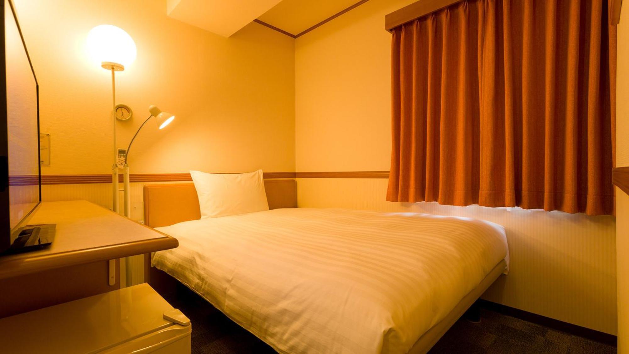 Toyoko Inn Kobe Sannomiya-Eki Higashi Стая снимка