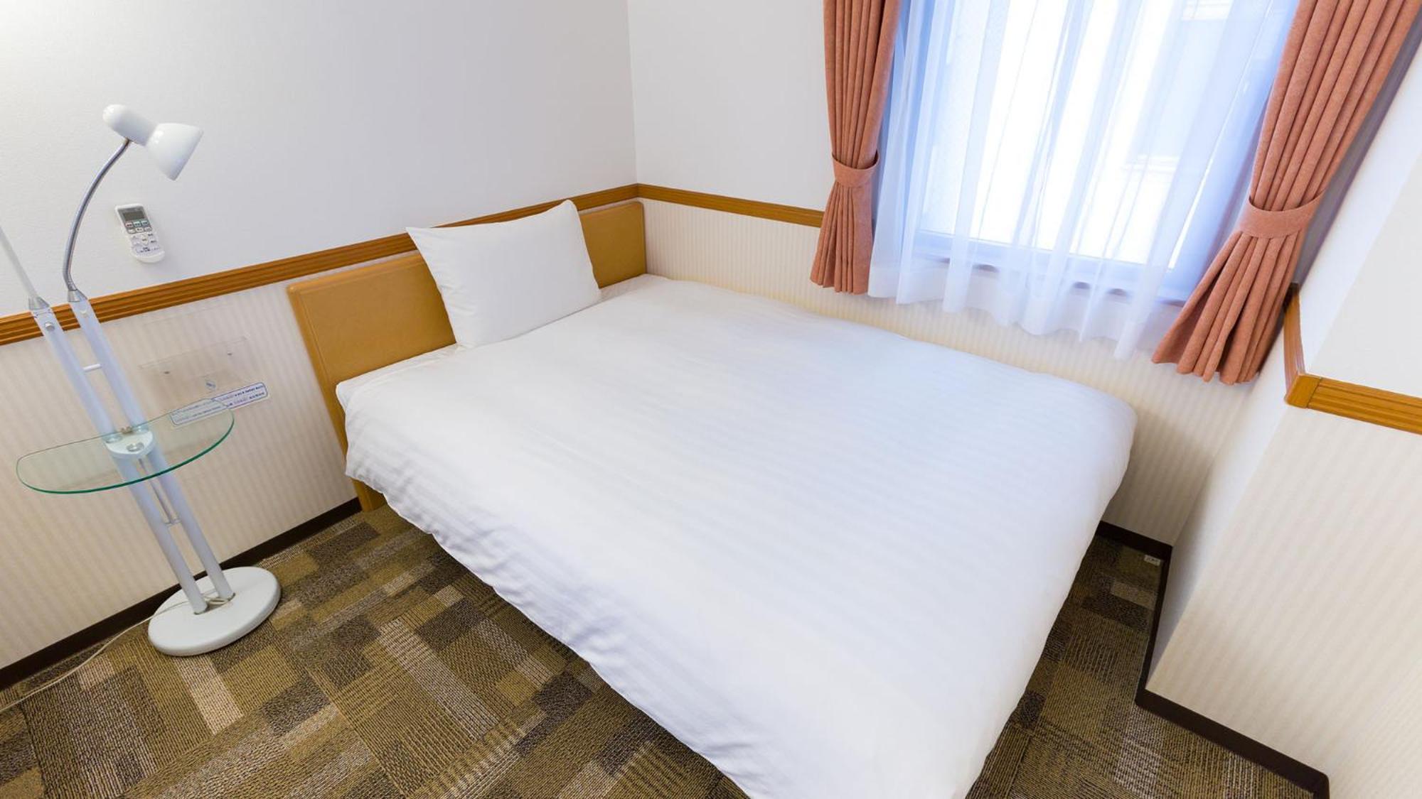 Toyoko Inn Kobe Sannomiya-Eki Higashi Стая снимка