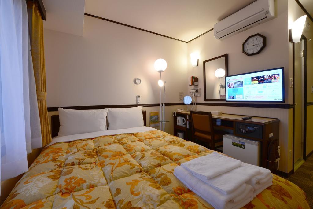 Toyoko Inn Kobe Sannomiya-Eki Higashi Екстериор снимка