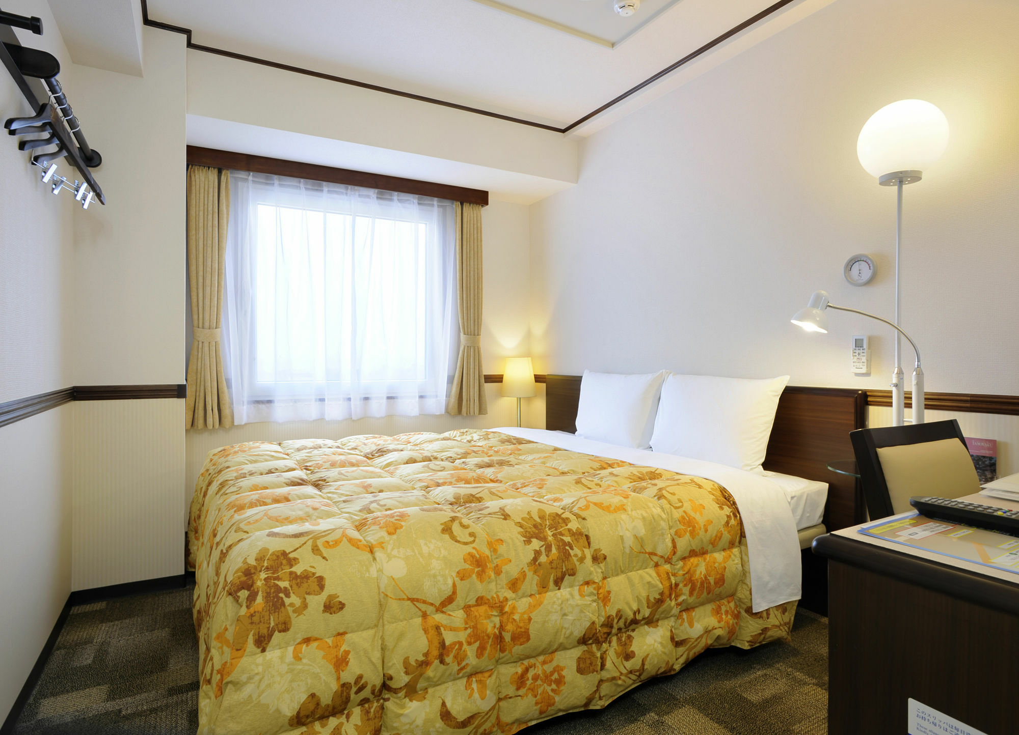 Toyoko Inn Kobe Sannomiya-Eki Higashi Екстериор снимка
